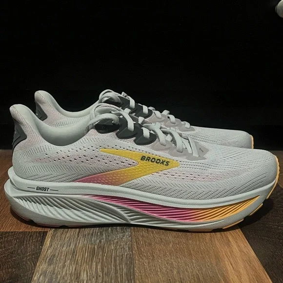 SUPER EUC!! 9 WIDE* Women’s GHOST 17 Brooks Running Shoes Size 9 WIDE* - Picture 1 of 14